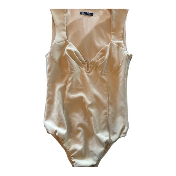 ZARA Yellow Bodysuit Sweetheart Neckline Side Zip Sz M NWOT Plunge Metal Piece - Picture 4 of 8